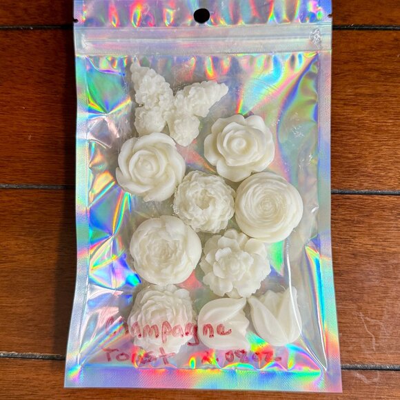 NEW WAX MELTS 2.08oz Bath and Body Works Candle Wax Melts - CHAMPAGNE TOAST! - Picture 4 of 4